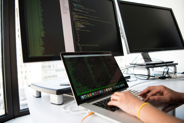 保定景觀(guān)噴泉工程優(yōu)選森泉園林古建，專(zhuān)注音樂(lè)噴泉,假山流水噴泉,人體噴泉設(shè)計(jì)，匠心工藝打造視覺(jué)盛宴:音樂(lè)噴泉
