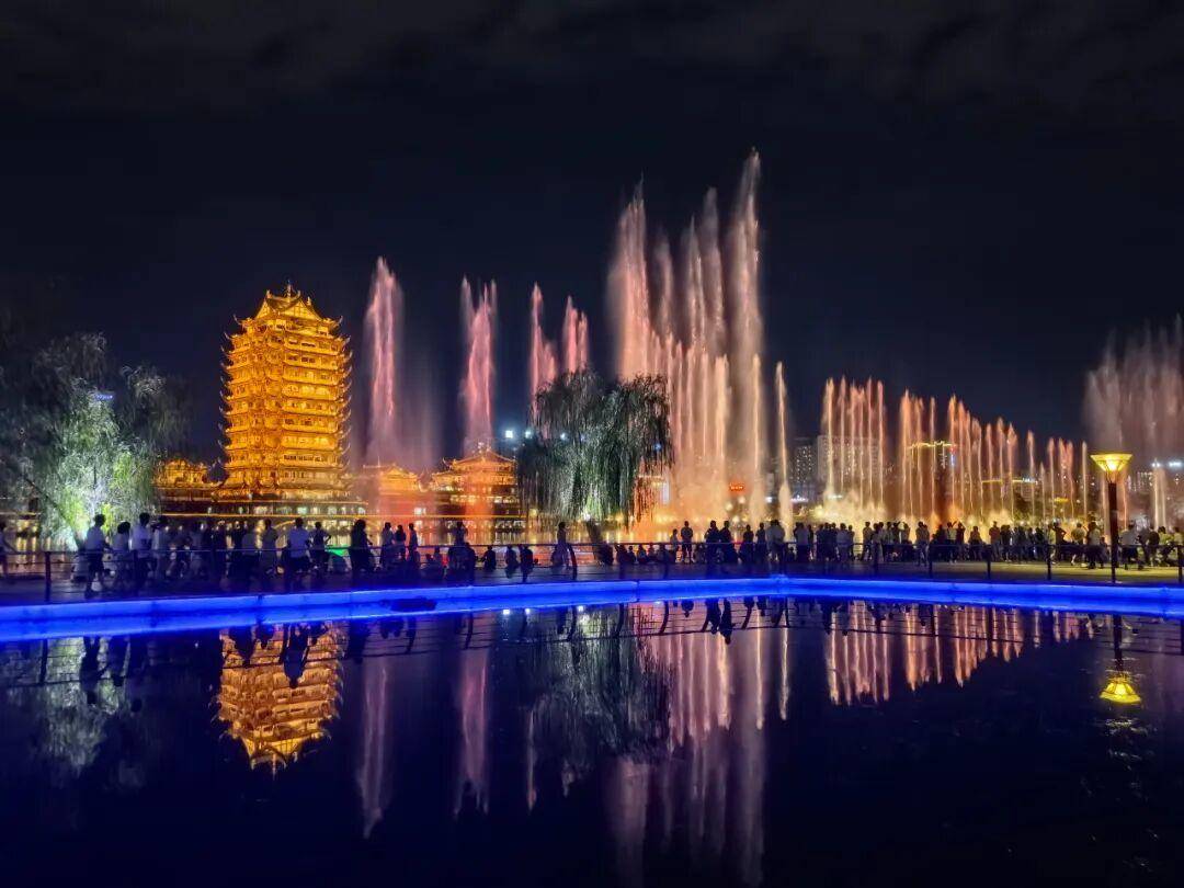 國慶雙節(jié)，眉山城市名片東坡城市濕地公園音樂噴泉連開9天:音樂噴泉
